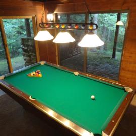 The "Okemo House" at Trailside，位于拉德洛的酒店