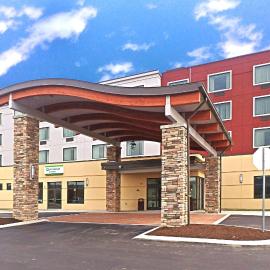 Wyndham Garden State College,位于州学院的酒店