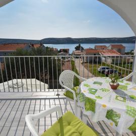 VAL apartmani, Stara Novalja，位于斯塔拉诺瓦利亚的酒店