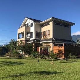 Celine's B&B，位于凤林镇的酒店