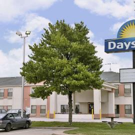 Days Inn by Wyndham Walcott Davenport，位于Walcott的酒店
