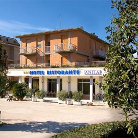 Hotel Ristorante Anita,位于滨海库普拉的酒店
