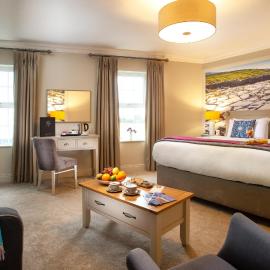 The Wild Atlantic Lodge，位于巴利瓦根的酒店
