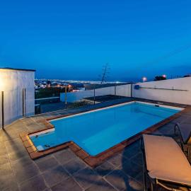 casa mira Vivienda vacacional，位于Güime的酒店