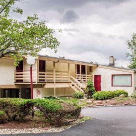 Econo Lodge Clarks Summit - Scranton，位于克拉克萨米特的酒店