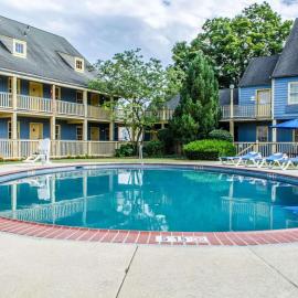 Clarion Inn Strasburg - Lancaster，位于斯特拉斯堡的酒店
