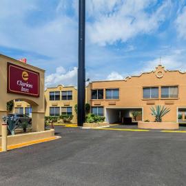 Clarion Inn near McAllen Airport，位于麦卡伦的酒店