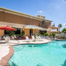 Quality Inn & Suites Seabrook- NASA- Kemah，位于锡布鲁克的酒店