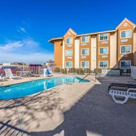 Quality Inn & Suites West El Paso I-10,位于埃尔帕索的酒店