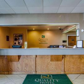 Quality Hotel and Conference Center Bluefield，位于Cumberland Heights的酒店