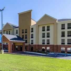 Comfort Inn & Suites Dalton West，位于道尔顿的酒店
