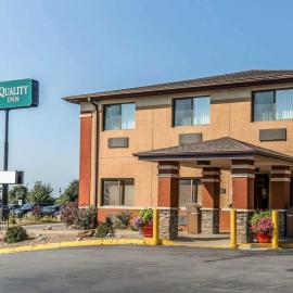 Quality Inn at Collins Road - Cedar Rapids，位于锡达拉皮兹的酒店