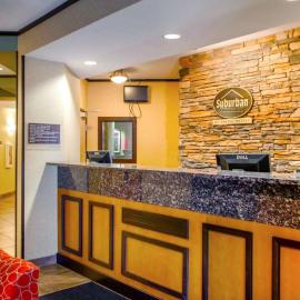 Suburban Studios Cedar Falls，位于锡达福尔斯的酒店
