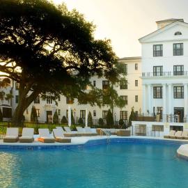 White House Hotel，位于比洛克西的酒店