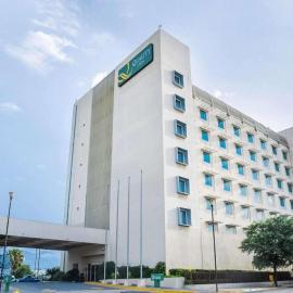 Quality Inn Monterrey La Fe，位于蒙特雷的酒店