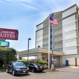 Comfort Suites at Woodbridge，位于阿弗内尔的酒店