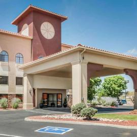 Quality Inn & Suites Albuquerque West，位于阿尔伯克基的酒店