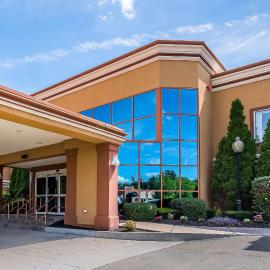 Quality Inn & Suites Albany Airport，位于莱瑟姆的酒店