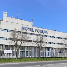 Hotel Forum，位于圣伊拉廖登扎的酒店