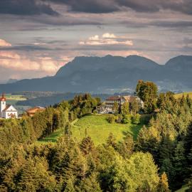Landgasthof Hotel Menzberg，位于Menzberg的酒店