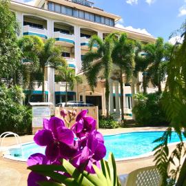 Krabi Golden Hill Hotel，位于甲米镇的酒店