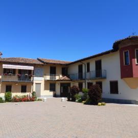 La Cascina Di Villa Due，位于Narzole的酒店