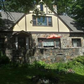 Maurrocks - A Pocono Mountains B&B，位于波科诺山的酒店