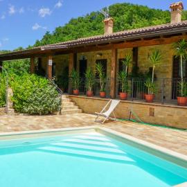 Agriturismo Pascucci，位于托伦蒂诺的酒店