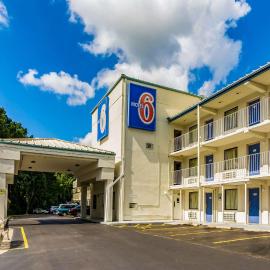 Motel 6-Raleigh, NC - Cary，位于卡瑞的酒店