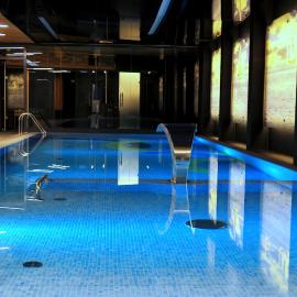 Regatta Hotel Restauracja Spa,位于波兹南的酒店