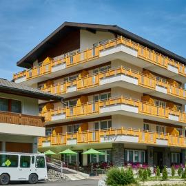 Hotel Eden No. 7，位于萨斯费的酒店