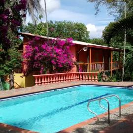 Selvablanca Hostel，位于圣赫罗尼莫的酒店