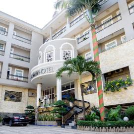Ha Trinh Hotel,位于边和的酒店