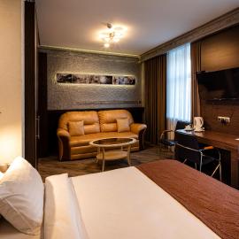 Biplan Hotel，位于陶格夫匹尔斯的酒店
