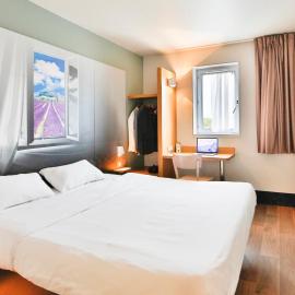 B&B HOTEL Montélimar Nord，位于莱斯托雷特斯的酒店