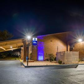 Best Western Shelbyville Lodge，位于谢尔比维尔的酒店