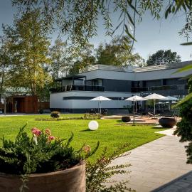 Donautica Hotel & Restaurant,位于Fadd-Dombori的酒店