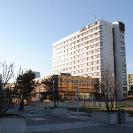 Hotel Labe，位于帕尔杜比采的酒店