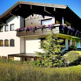 Ferienwohnungen Bachblick，位于于贝尔塞的酒店