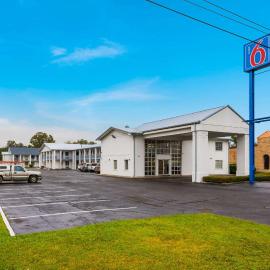 Motel 6-Alexandria, LA - South
