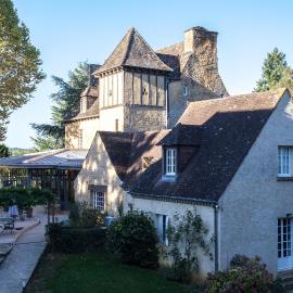 Hôtel La Hoirie，位于萨尔拉拉卡内达的酒店