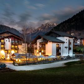 Hotel Castel Pietra,位于费拉迪普利米罗的酒店