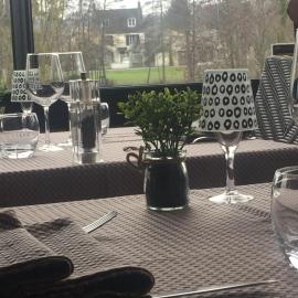 Hotel de L'Oise，位于Saint-Leu-dʼEsserent的酒店