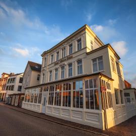 Hotel Weisse Düne，位于博尔库姆的酒店