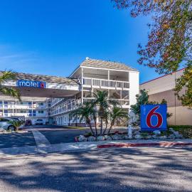 Motel 6-Fountain Valley, CA - Huntington Beach Area，位于芳泉谷的酒店