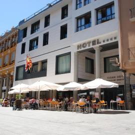 Gran Hotel Ciudad de Barbastro，位于巴尔巴斯特罗的酒店