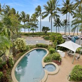 Trinity Waters Boutique Beachfront，位于三一海滩的酒店
