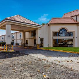 Motel 6-Suwanee, GA - Gwinnett Center，位于苏万尼的酒店
