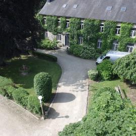 Les Gîtes Ecosphère，位于Genappe的酒店