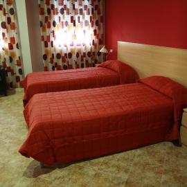 HOSTAL EL POLIGONO,位于拉罗达的酒店